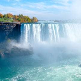 Z Nowego Jorku: 2-dniowa wycieczka do wodospadu Niagara z zakupami w outletach
