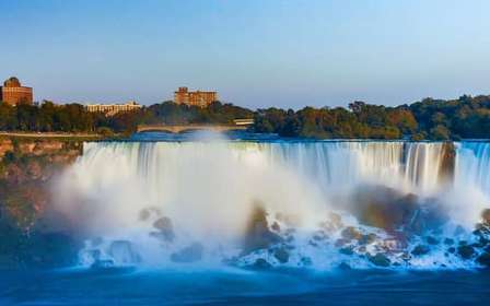 Nowy Jork: Nocna wycieczka z przewodnikiem nad wodospad Niagara