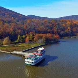 Circle Line: Rejs po liściastych lasach Bear Mountain i Oktoberfest w Nowym Jorku