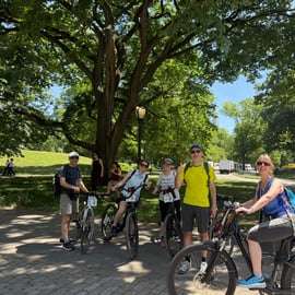 Wypożyczalnia rowerów, e-rowerów i hulajnóg przy Central Parku