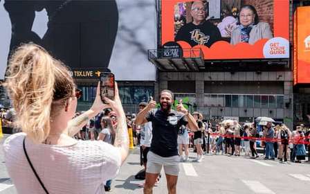 NYC: Zobacz siebie na billboardzie na Times Square przez 24 godziny