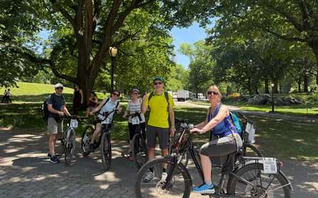 Wypożyczalnia rowerów, e-rowerów i hulajnóg przy Central Parku